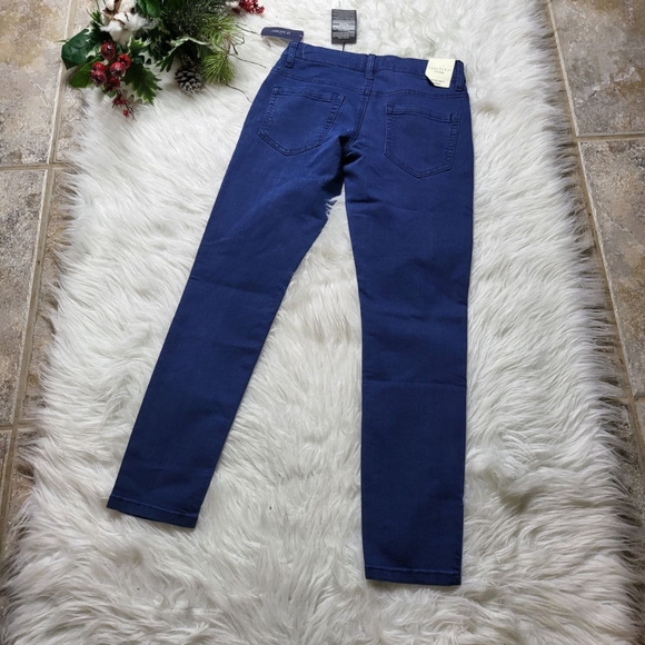 Forever 21 Womens Blue Slim Jeans - Picture 2 of 3